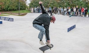 Cooler Sprung auf der neuen Skateanlage. Bild: Nüßle